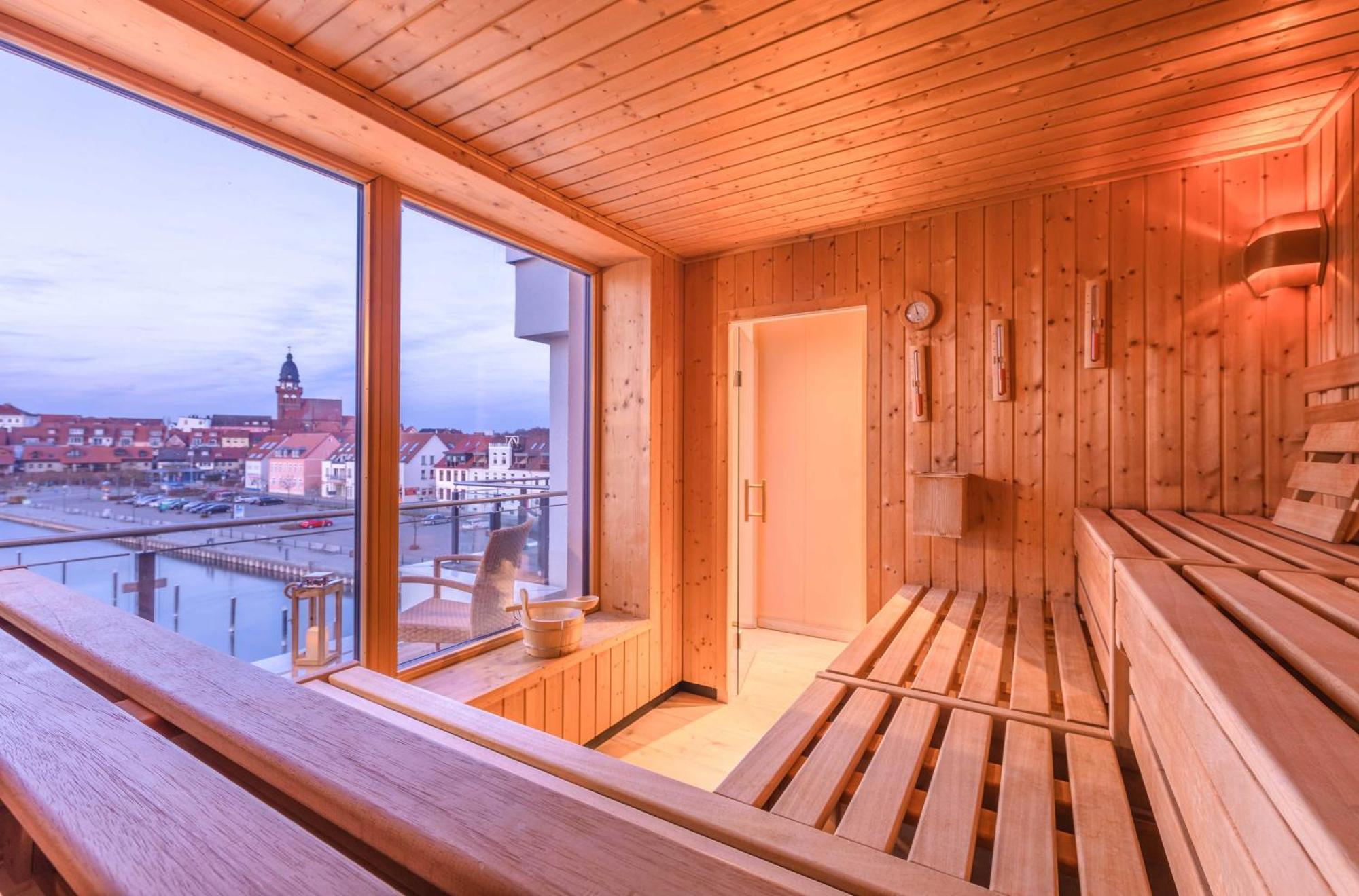 Mueritz Utkiek - Apartment Mit Seeblick & Balkon In Der Hafenresidenz Waren  Luaran gambar